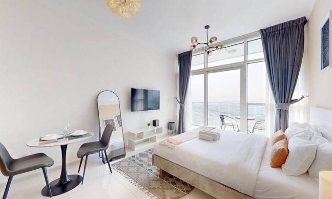 Dubai Apartment | Carson A - High Rise Cosy Studio with City Views