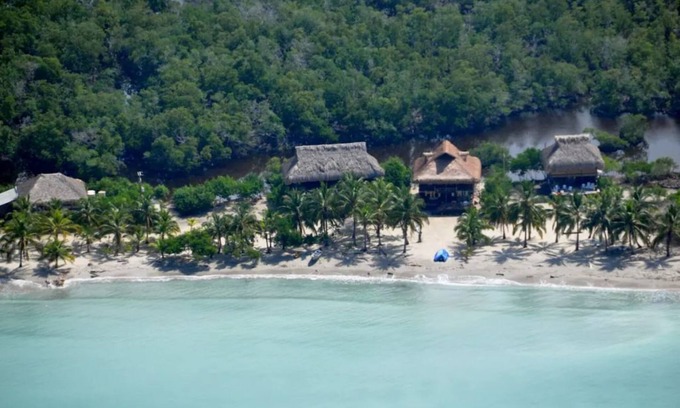 Covenas House | Cartagena Outskirts Beach Villa w/ Steward & Chef