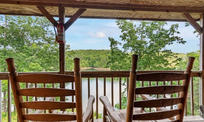 Ellijay Cabin | Relaxing Retreat at Carters Lake, Lakeside Cabin #9