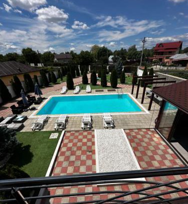 Gura Ocnitei Villa | Beachfront Getaway with Pool & Hot Tub at Casă de vacanță
