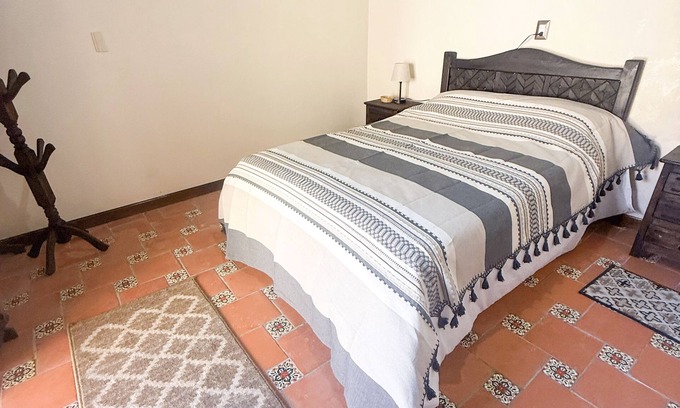 De Mexicanos House | Casa Real De Mexicanos one block from Santo Domingo!