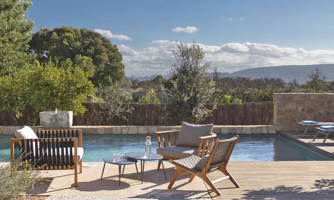 Consell Ski Chalet | Ideal Vacation Home with Pool and Ocean View for 10 Guests