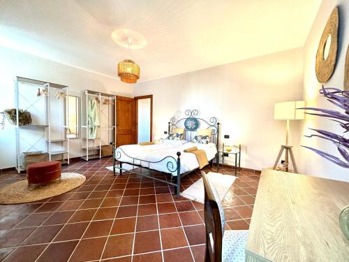 Monzambano House | Experience Oceanfront Comfort at Casa 18 Hotel