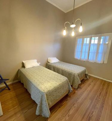 Suipacha House | Budget-Friendly Casa 1936: Pet and Child Friendly Retreat