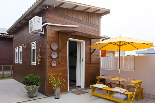 Muquem House | Tranquil Dunas Tiny House with Ocean View & Private Beach