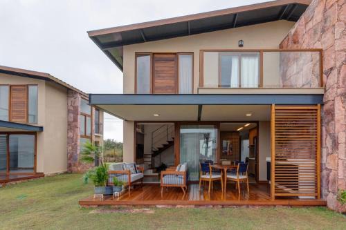 Mucuge House | Beautiful Casa 21 da Vila Beija Flor with Ocean Views