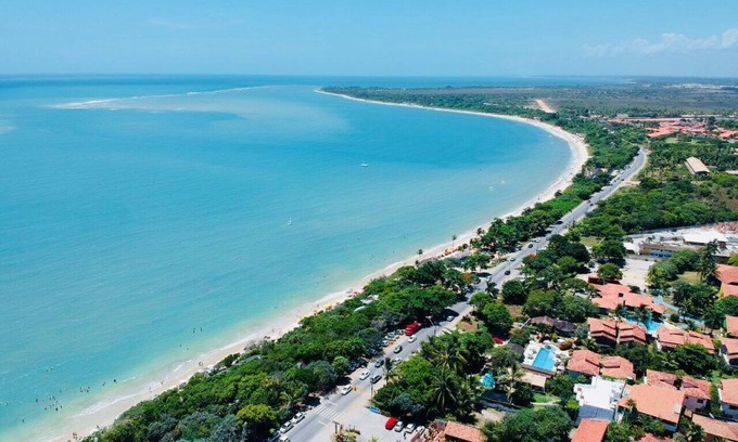 Coroa Vermelha House | Casa 3 Suites: Relaxing Getaway Steps from Coroa Vermelha Beach
