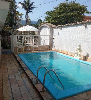 Florida House | Cozy Casa Just Steps from the Beach with Pool & Parking