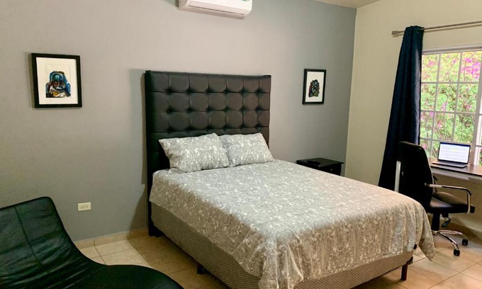 Tegucigalpa Bed & Breakfast | Experience Art and Comfort at Casa 3741 - Rated 9/10