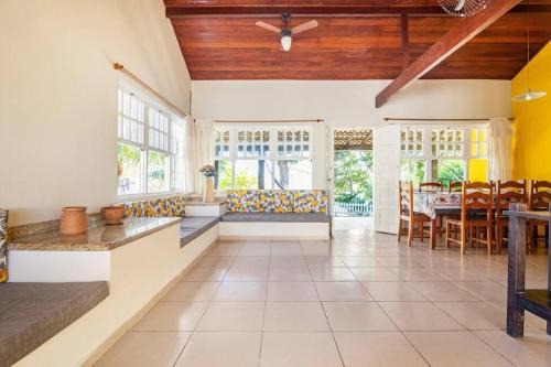 Sao Pedro da Aldeia House | Accessible Casa with 4 Bedrooms and Pet-Friendly Amenities