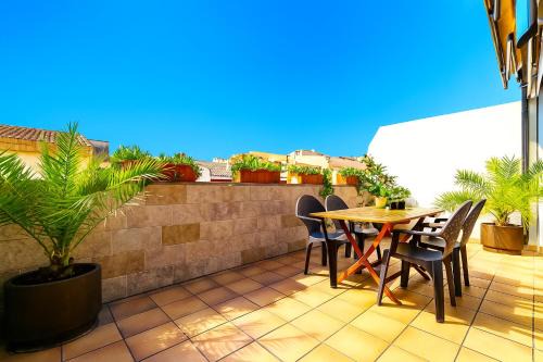 Palamos House | Discover Casa 4Estacions: Ocean View Near Port Marina