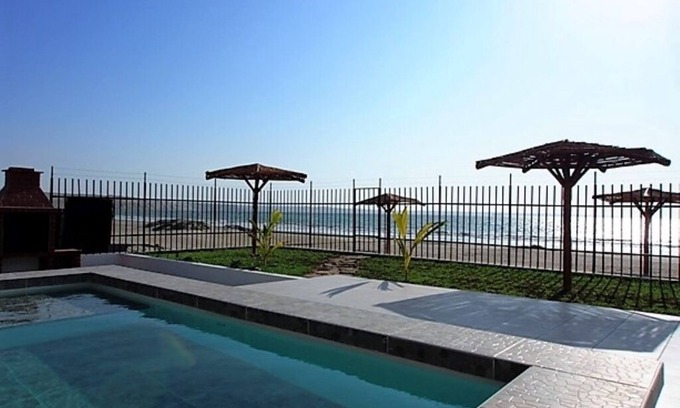 Piura House | Beachfront Oasis with Pool, BBQ & WiFi at Casa #5