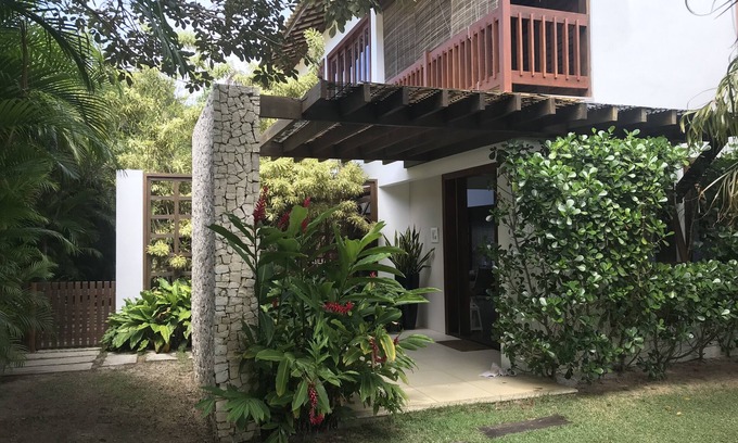Itacimirim House | Casa 5 Suítes: Relax by the Pool Near the Beach