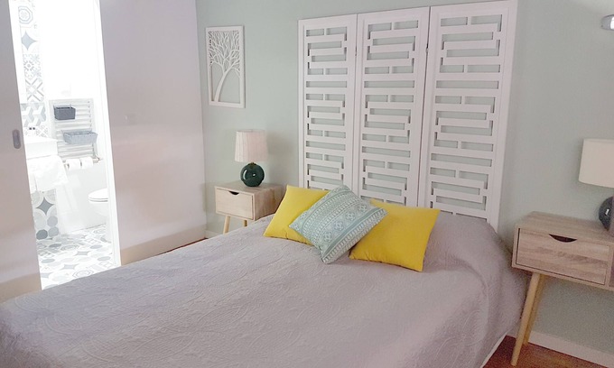 Setubal House | Unforgettable Stay at Casa 70: Rated 9.8 with Spa & Breakfast