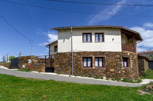 Doade House | Pet and Child Friendly Haven at Casa Añolo - Rated 9.4/10