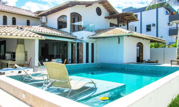 Sao Francisco House | Beachside Retreat: Casa a 140m da Praia do Sul, Wi-Fi & Pool