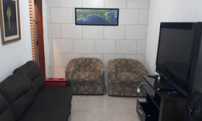 Vila Clais House | Convenient Casa Just 5 Minutes from Praia da Enseada!