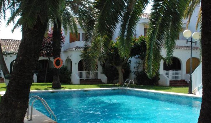 Denia House | Seaside Comfort at Casa a 50m del Mar in Denia