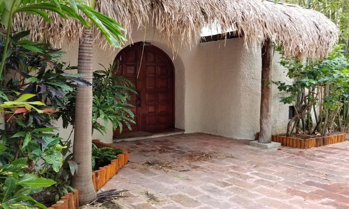 Zona Hotelera House | Unwind at Casa a la orilla de la laguna Nichupte, 10/10 Rated