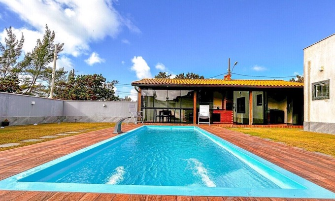 Unamar Ski Chalet | Cozy Casa Steps from Coral Beach with Pool and Spa