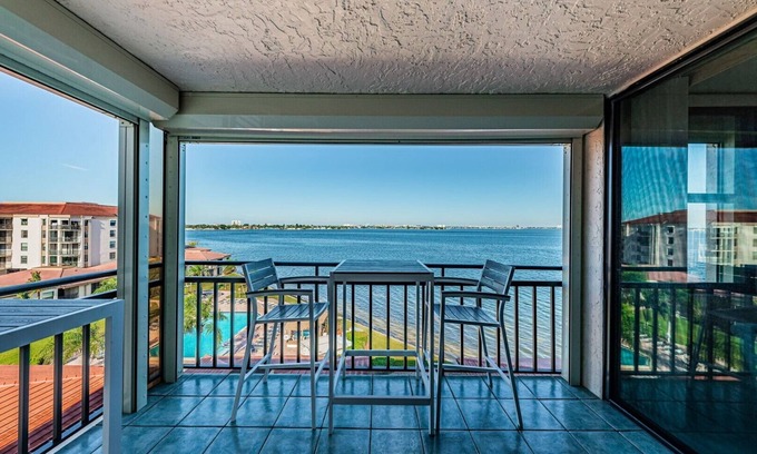 Casa del Mar Condo | Escape to Casa Tropical: Family-Friendly with Pool Access