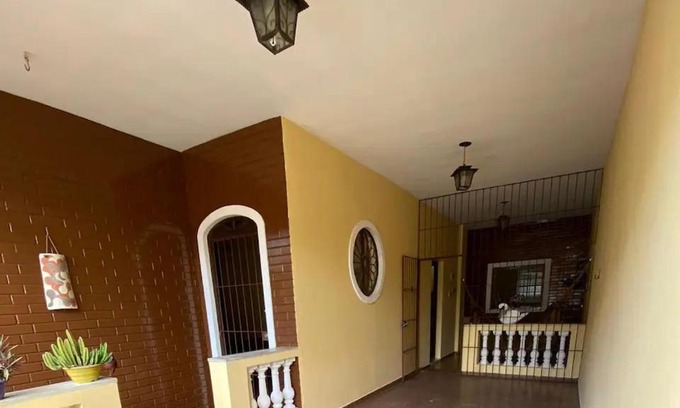 Campos House | Welcoming Family Retreat with Pet-Friendly Amenities