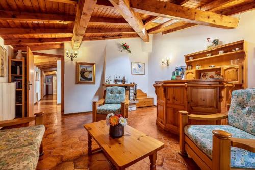 Vesio Apartment | Pet-Friendly Casa Adele with Stunning Ocean Views