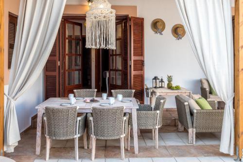 South Rhodes House | Discover Casa Aestas: Pet-Friendly Oceanfront Retreat