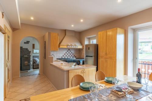 Predaia Apartment | Family-Friendly Stay at Casa ai Tre Colli, Tres