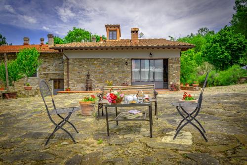 SantʼEllero House | Cozy Casa Al Bosco: Pet-Friendly Retreat with Breakfast