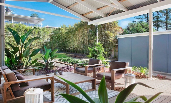 Wamberal House | CASA AL MARE | Beachside Retreat with Ocean Views & Wi-Fi