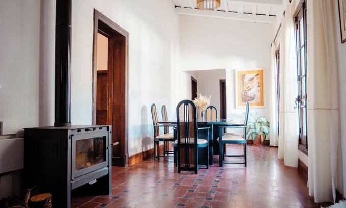 La Cumbre House | Cozy Casa al Pie de la Montaña with King Bed & Pool Table