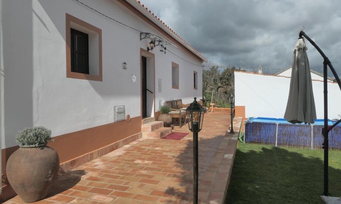Luzianes Villa | Casa Alegria: 4-Star Stay with Pool & Family-Friendly Vibes
