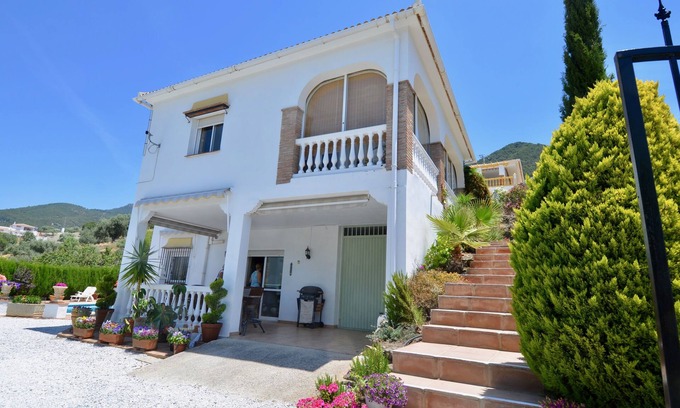 Alcaucin Villa | Relaxing Casa Alegria: Mountain Views & Private Pool Retreat