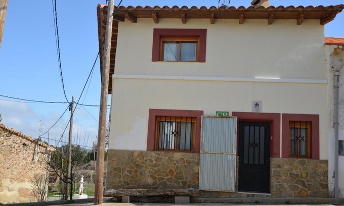 Manzanera House | Pet-Friendly Retreat at Casa Alhambras - Rated 9.2/10