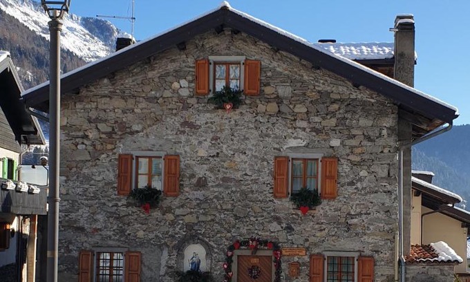 Sutrio Apartment | Pet-Friendly Stay at Casa all’antica fontana - Rated 9.8