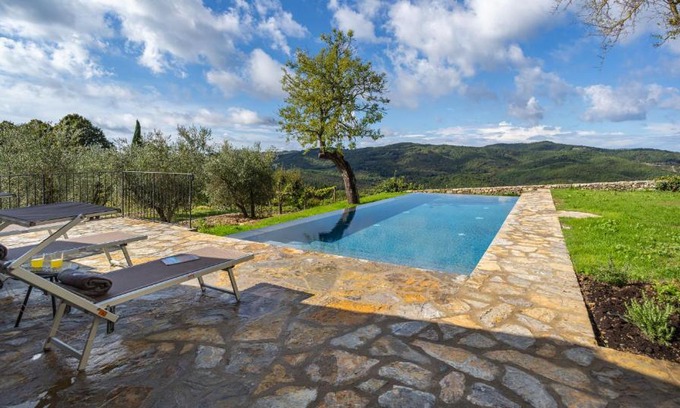 Gaiole in Chianti Villa | Elegant Casa all'Erta Villa with Private Pool & Ocean View