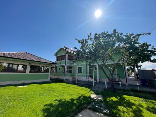 2 Mai House | Discover Casa Alleria: Oceanfront Retreat with Hot Tub