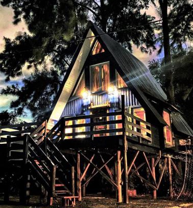 Partido de Tigre Ski Chalet | Pet-Friendly Casa Alpina: Rated 9/10 for Family Fun