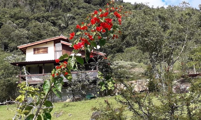 Lumiar House | Scenic Casa Alpina with Panoramic Views in Lumiar