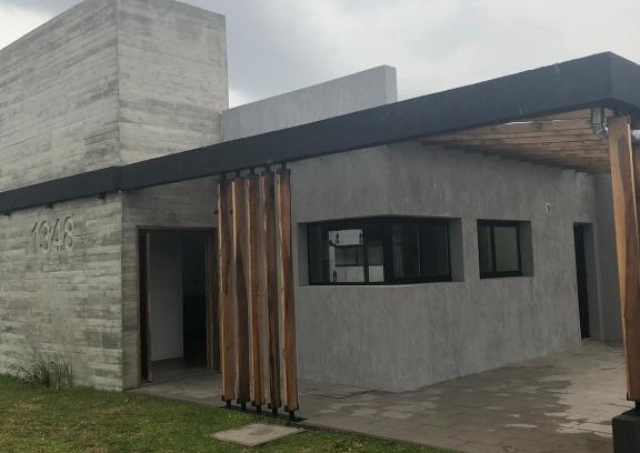 Pinamar House | Casa Alquiler Pinamar: Family-Friendly Retreat with Hot Tub