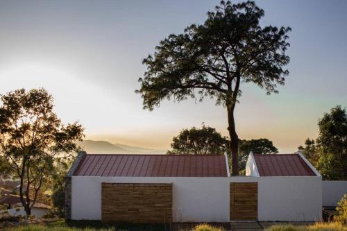 Mazamitla House | Serene Stay at Casa Alrededor de un Pino - Family Friendly