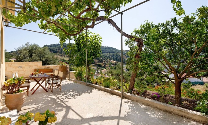 Manoliopoulo House | Casa Alta 2-bedroom House
