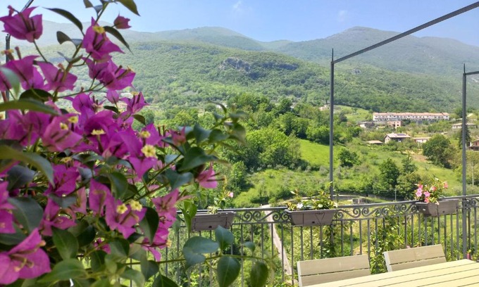 Cusano Mutri Bed & Breakfast | Cozy Casa Altieri: Guest Rated 9.3 & Family-Friendly Amenities