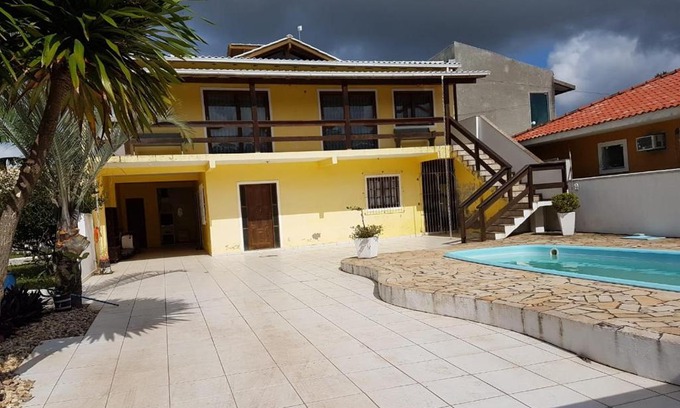 Rio Vermelho Norte House | Relax at Casa Amarela with Pool and Ocean Views
