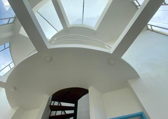 Santa Veronica Bed & Breakfast | Cozy Casa Amarilla: Family-Friendly with Hot Tub Access