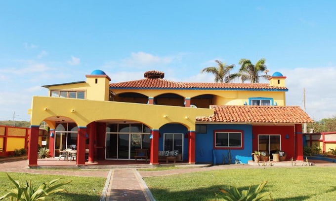 Puerto Cayo Villa | Unforgettable Stays at Casa Amarilla with Oceanfront Views
