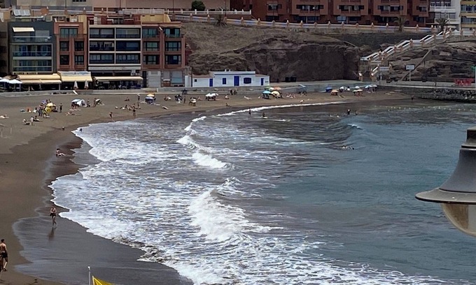 Melenara Condo | Casa Anarosa: Beachfront Retreat with Spa & Family Amenities
