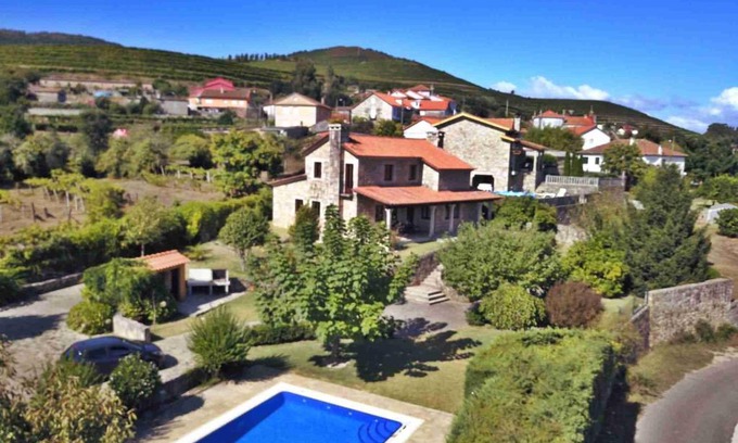 Tomino House | Experience Casa Andaina: 4-Star Retreat with Pool & Hot Tub