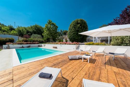 Monte Urano Villa | Beautiful Casa Angela 6: Oceanfront Oasis with Pool